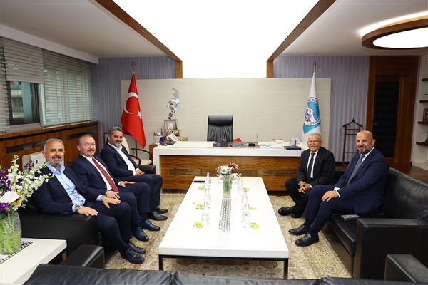 AK Parti Yerel Yönetimler Başkan Yardımcısı Kirazoğlu, Başkan Büyükkılıç’ı ziyaret etti