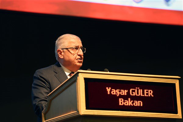 Milli Savunma Bakanı Yaşar