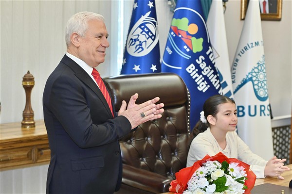 Başkan Bozbey, koltuğunu Zeynep Defne Kesmez’e devretti