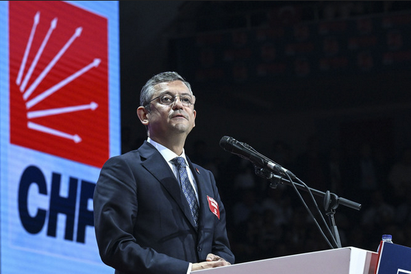 CHP Genel Başkanı Özel’den İYİ Parti Genel Başkanlığa seçilen Dervişoğlu’na tebrik