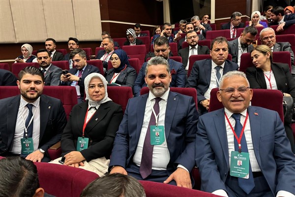 Başkan Büyükkılıç, AK Parti Genişletilmiş İl Başkanları Toplantısı’na katıldı