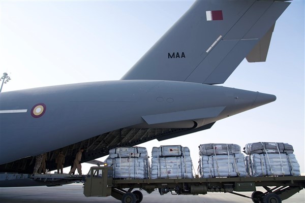 Katar’dan Afganistan’a 22 tonluk insani yardım
